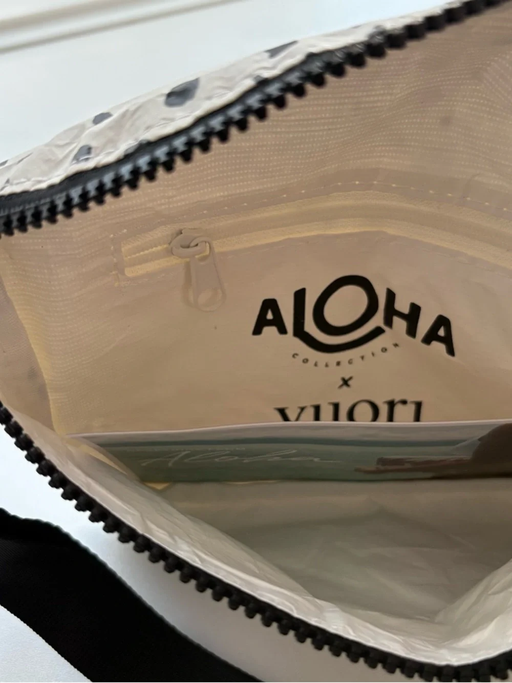 NWT VUORI ALOHA Mini Hip Pack Dune Dots Black and White belt bag - Picture 5 of 5